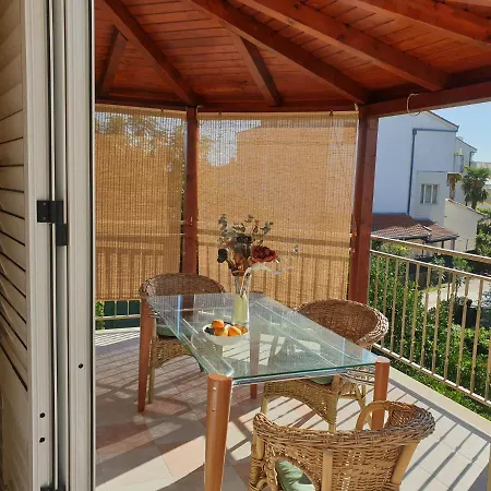 Danja Apartman Kastela